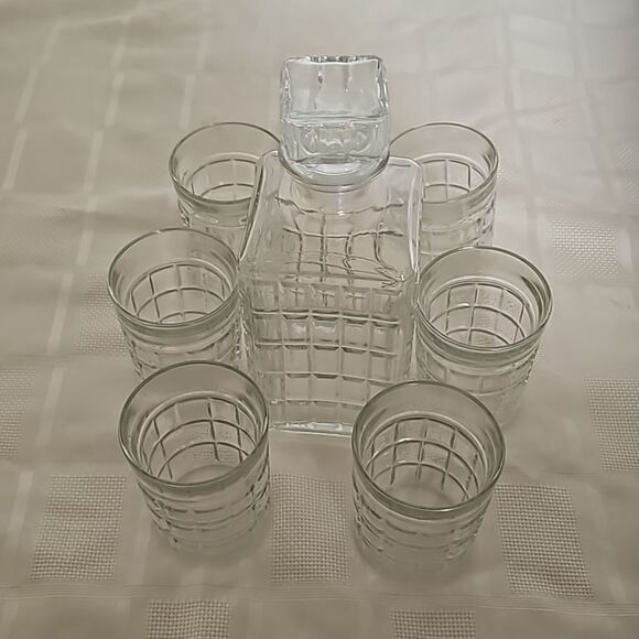 Wiskey Decanter Set With 6 Glasses Clear - Picture 5 of 16